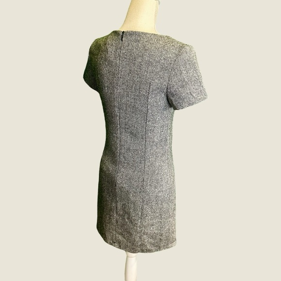 BCBGMaxAzria Black & White Tweed Scoopneck Short Sleeve
Mini Shift Dress Size M - Picture 9 of 13